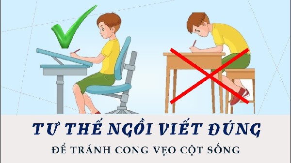 Trẻ ngồi đúng tư thế giúp cột sống chắc khỏe