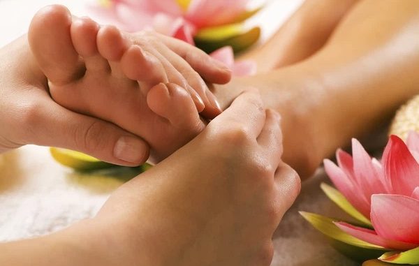 Massage bàn chân có tác dụng trị 1 số bệnh