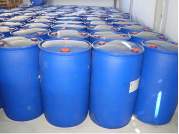 Hóa chất amoniac được bảo quản trong thùng chứa chắc chắn 