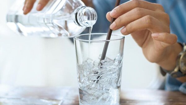 uống nước lọc có làm tăng cân không