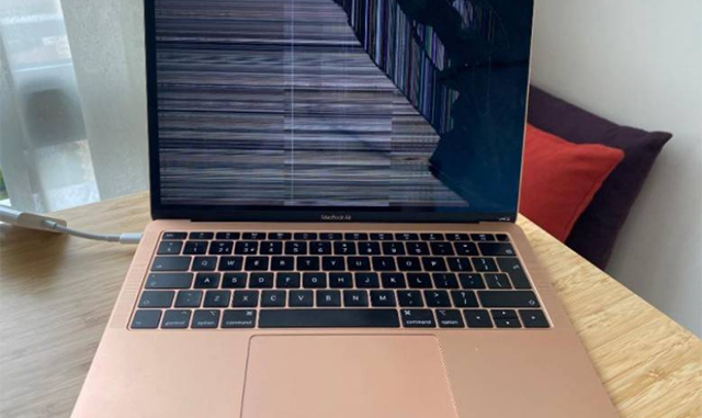 Màn hình macbook bị sọc