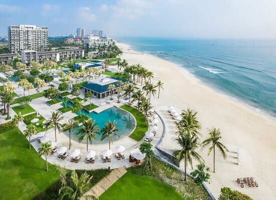World-Class Resorts & Venues