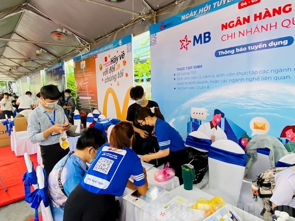 Những yếu tố cần có trong một gian hàng ngày hội việc làm